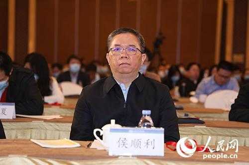 中华人民共和国历届领导班子 中国供销合作社历届董事长？