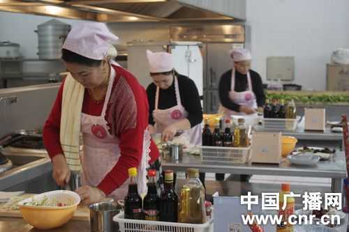 建议明确中学课时安排（初级家政服务员在学习制作家庭餐时，建议总课时为12课时12课时是什么意思？）